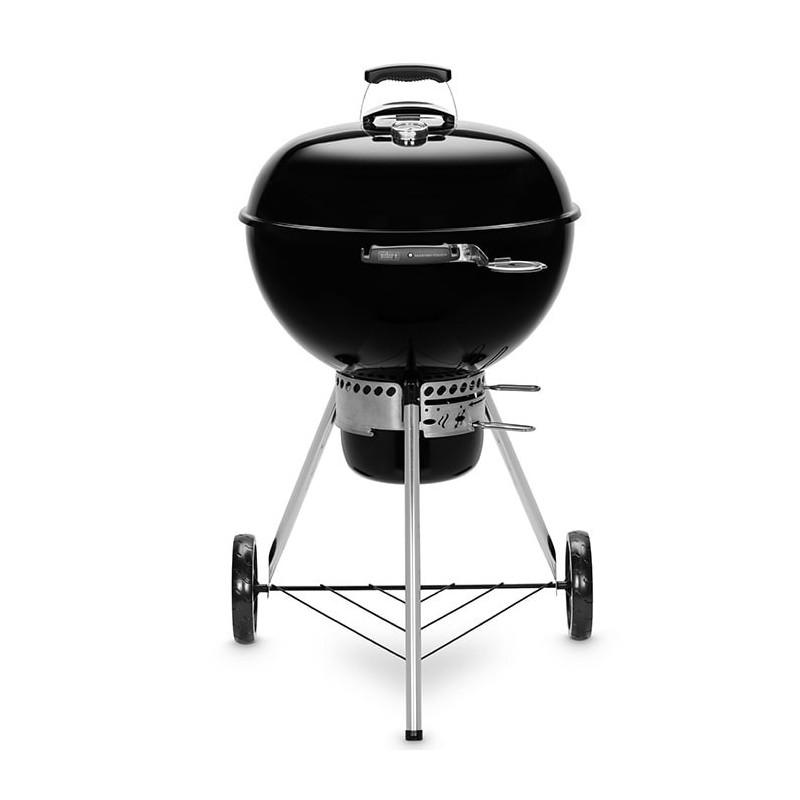 Parrilla negra de carbón con ruedas.