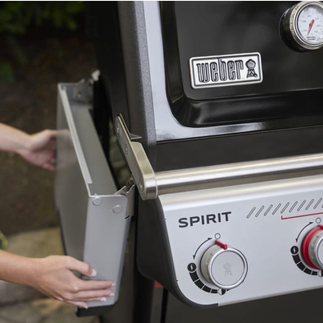 Montaje lateral de barbacoa Weber Spirit