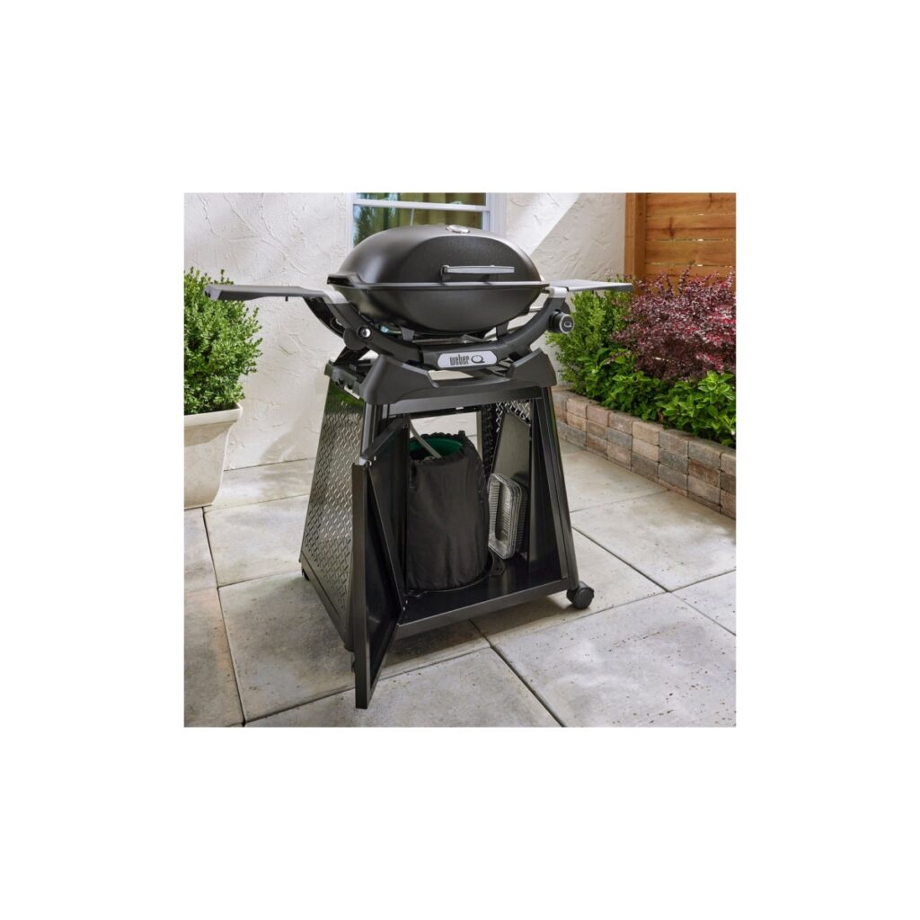 Barbacoa moderna en un patio al aire libre.