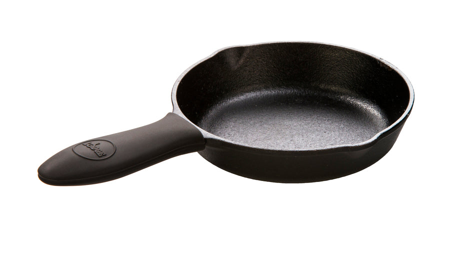 Sartén de hierro fundido con mango negro