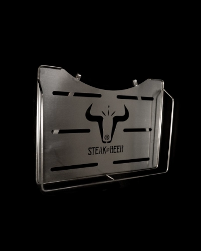 Soporte metálico para carne con logo de toro